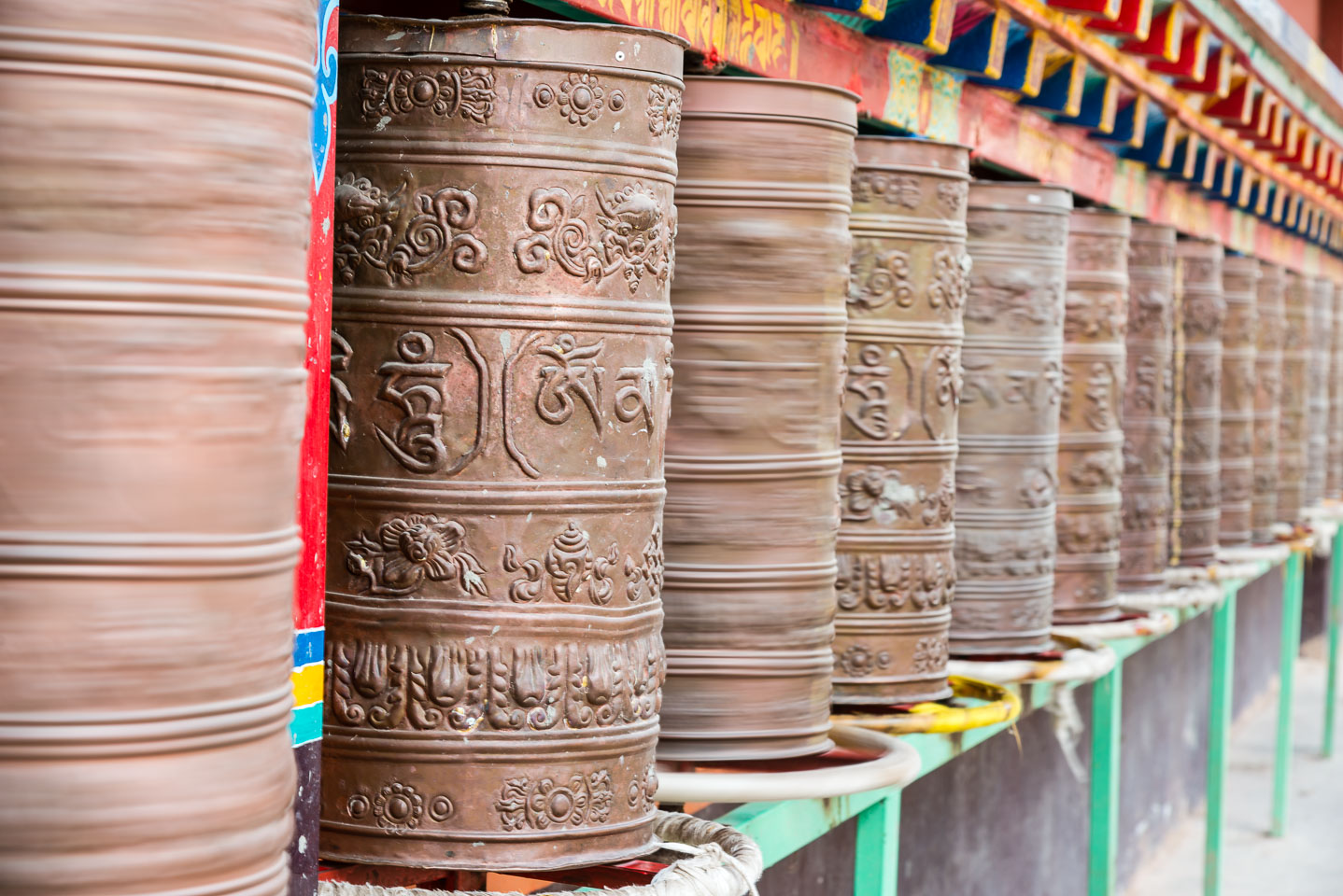 CN150928-Prayer-wheels-at-Surmang-Namgyaltse-Monastery-in-Modrong.jpg