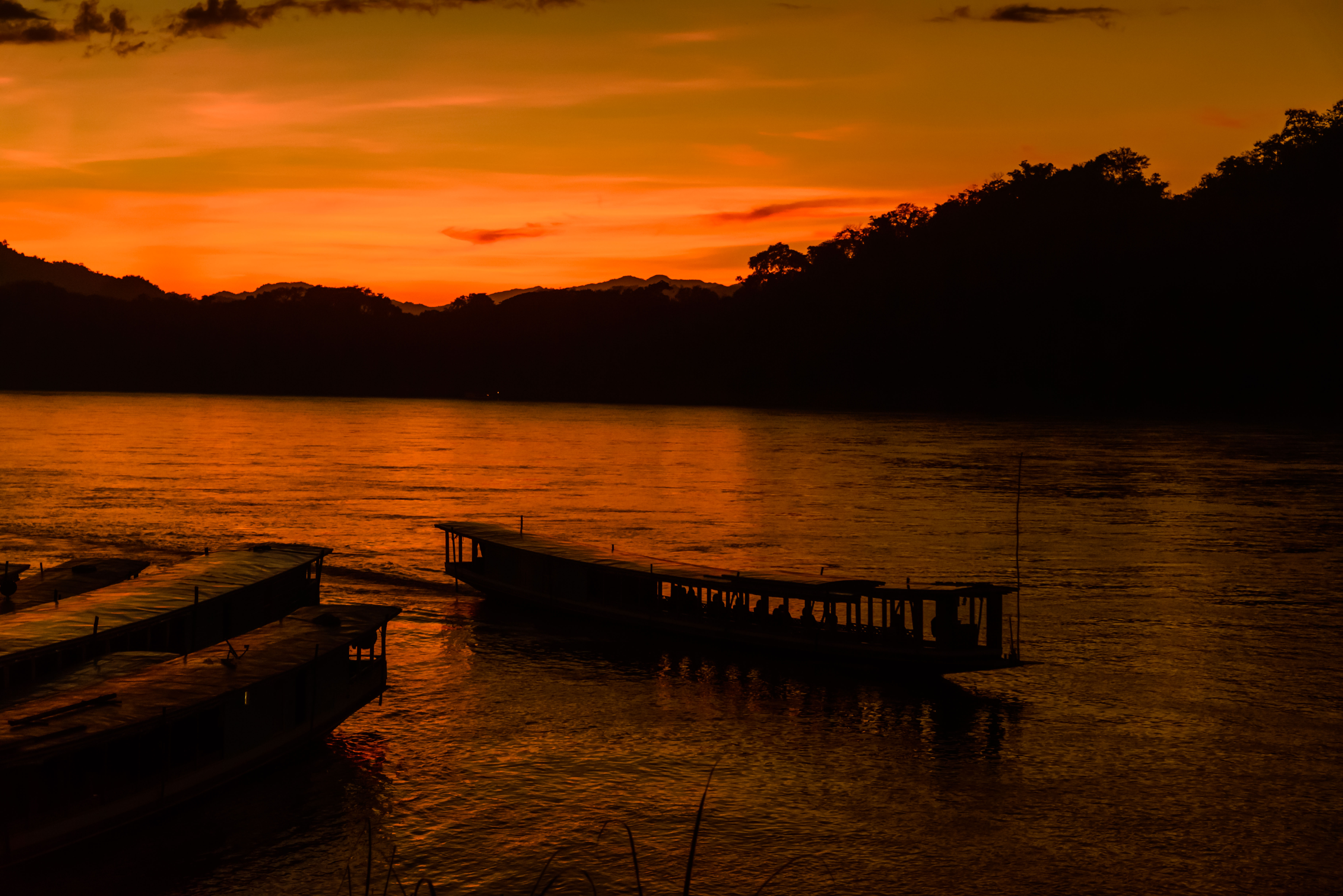 LA163358-Mekong-sunset.jpg